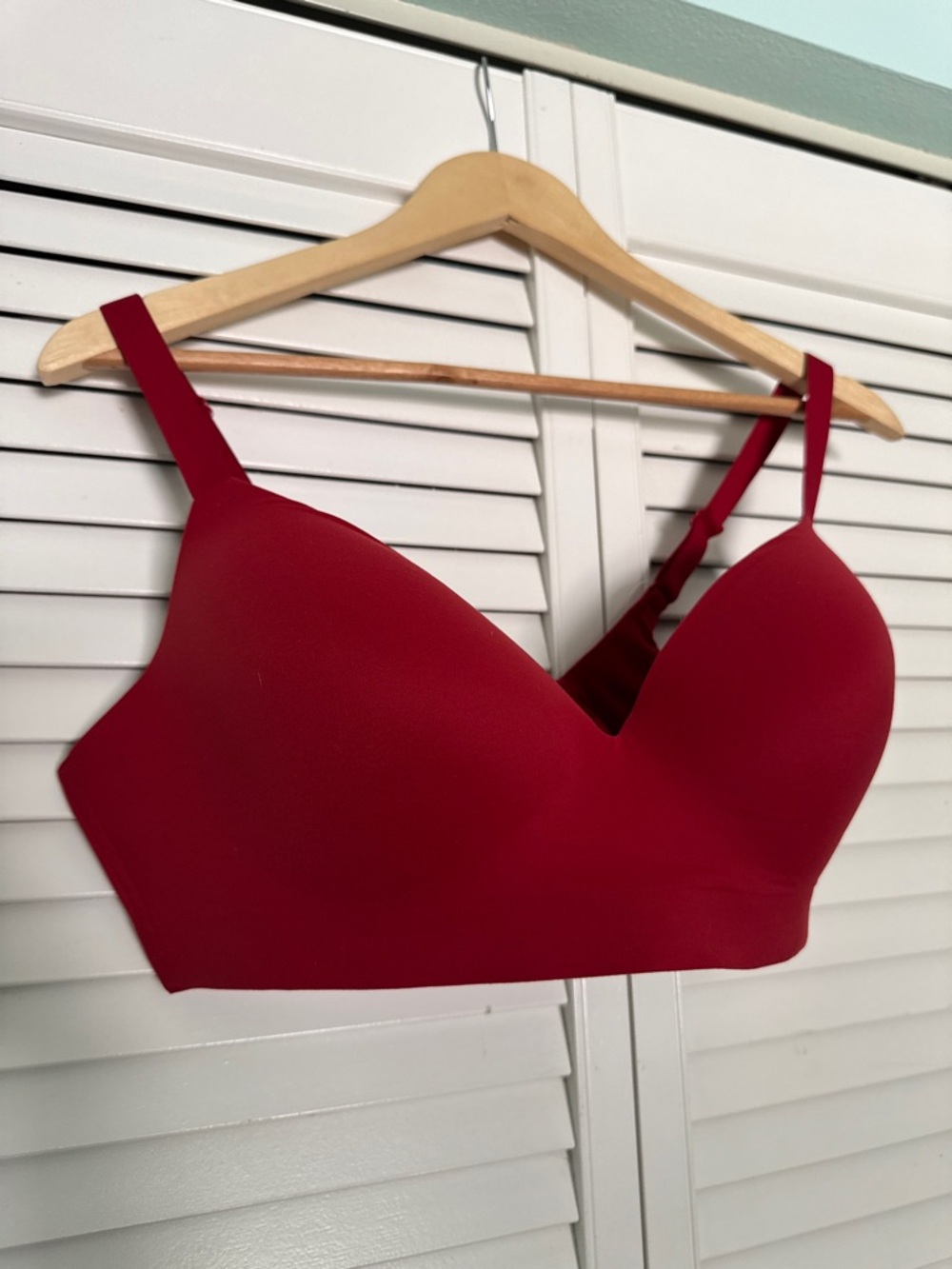 NWT SOMA Enbliss Wireless Padded
T-Shirt Bra 4OC Red Hook & Eye
Adjustable